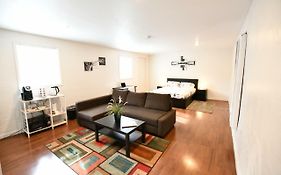 Private Unit / Private Bathroom Near BART&SF